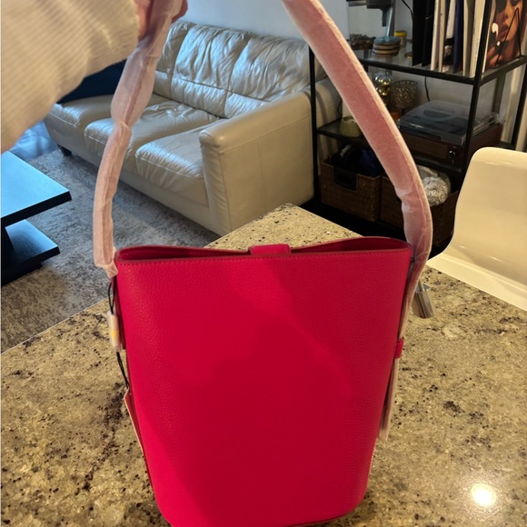 Marc Jacobs Vibrant Pink Shoulder Bag - Picture 3 of 4